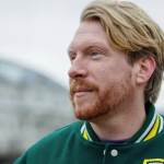 Wie is de vriendin van cabaretier Kor Hoebe